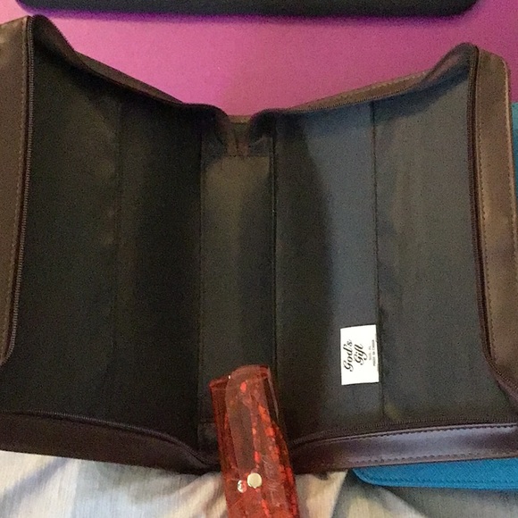 *SOLD* NEW Lot of 2 Bible covers - Picture 7 of 7